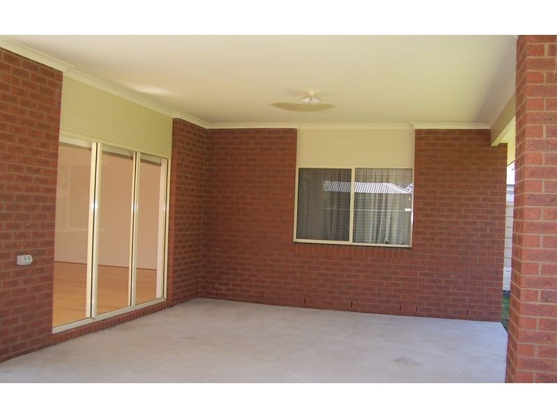 54 Featherstone Avenue, Lavington NSW 2641