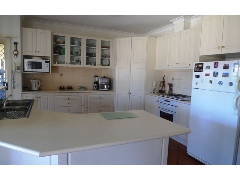 11 Hoad Close, Lavington NSW 2641