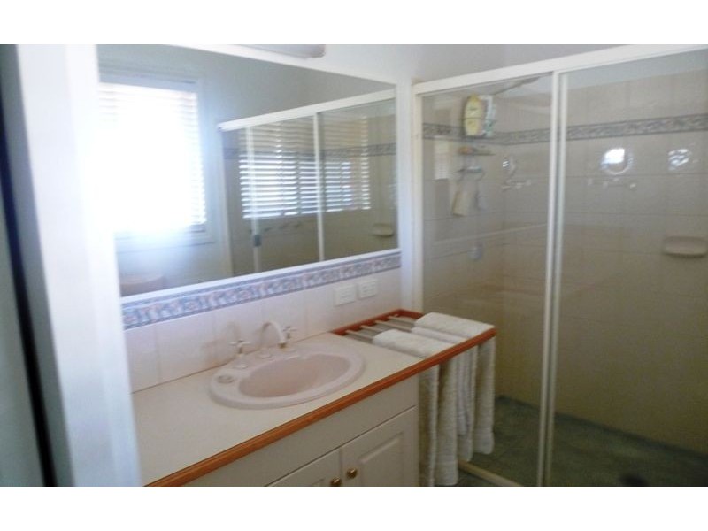 11 Hoad Close, Lavington NSW 2641