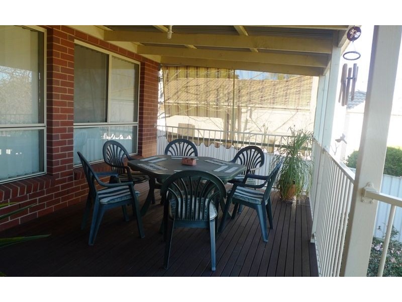 11 Hoad Close, Lavington NSW 2641