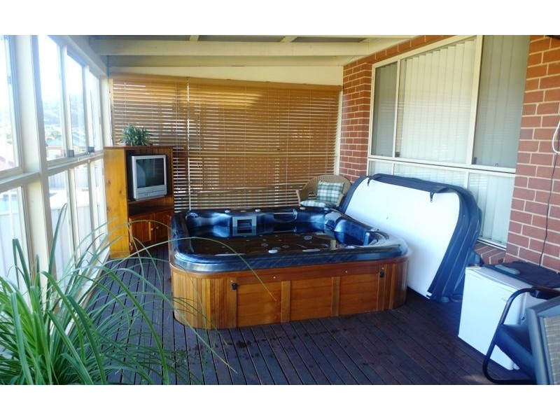 11 Hoad Close, Lavington NSW 2641