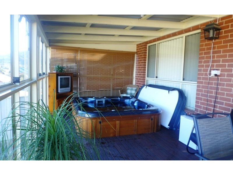 11 Hoad Close, Lavington NSW 2641