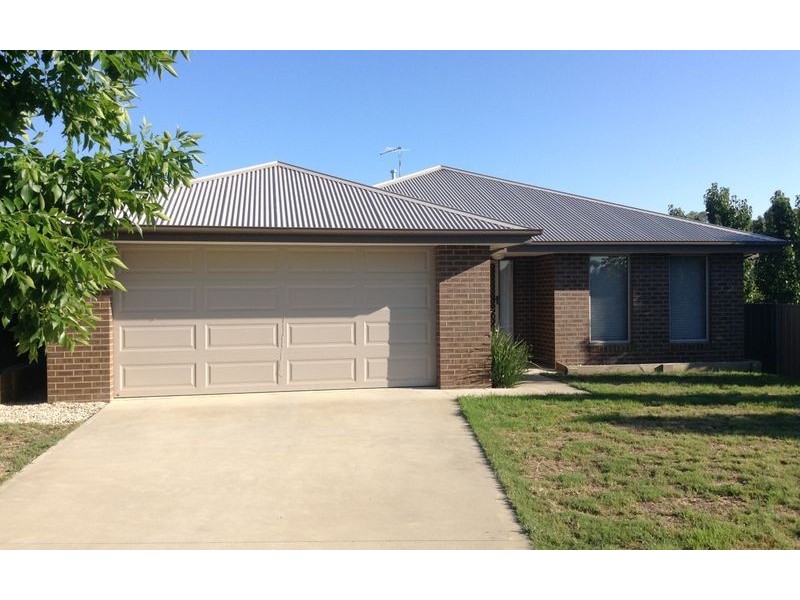 10 Severin Court, Thurgoona NSW 2640