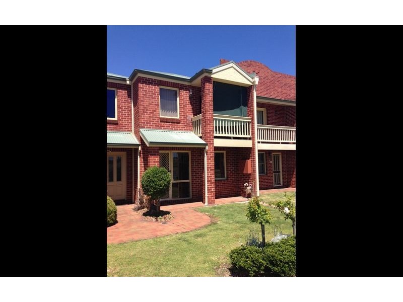 1/550 Kotthoff Street, Lavington NSW 2641