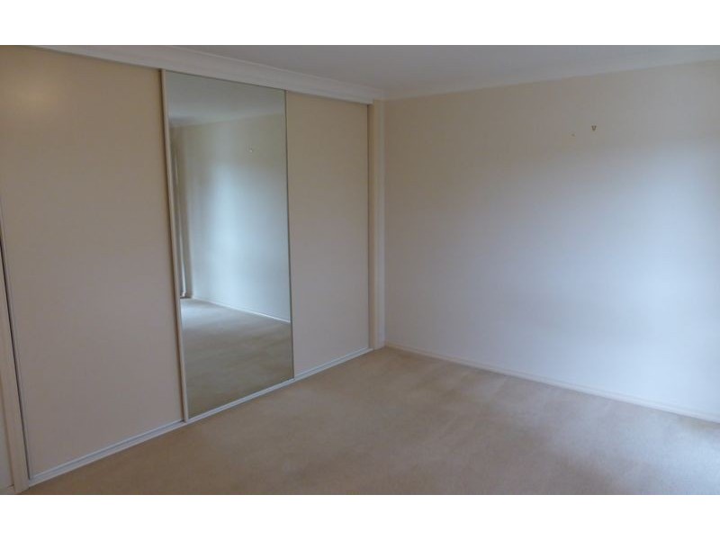 1/550 Kotthoff Street, Lavington NSW 2641