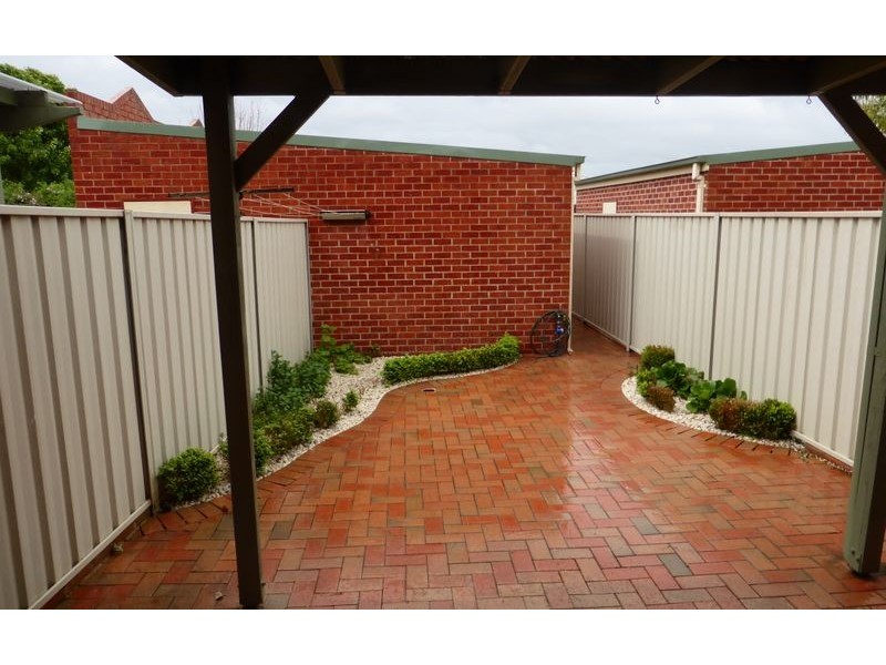 1/550 Kotthoff Street, Lavington NSW 2641