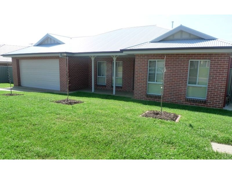 9 Swallow Street, Thurgoona NSW 2640