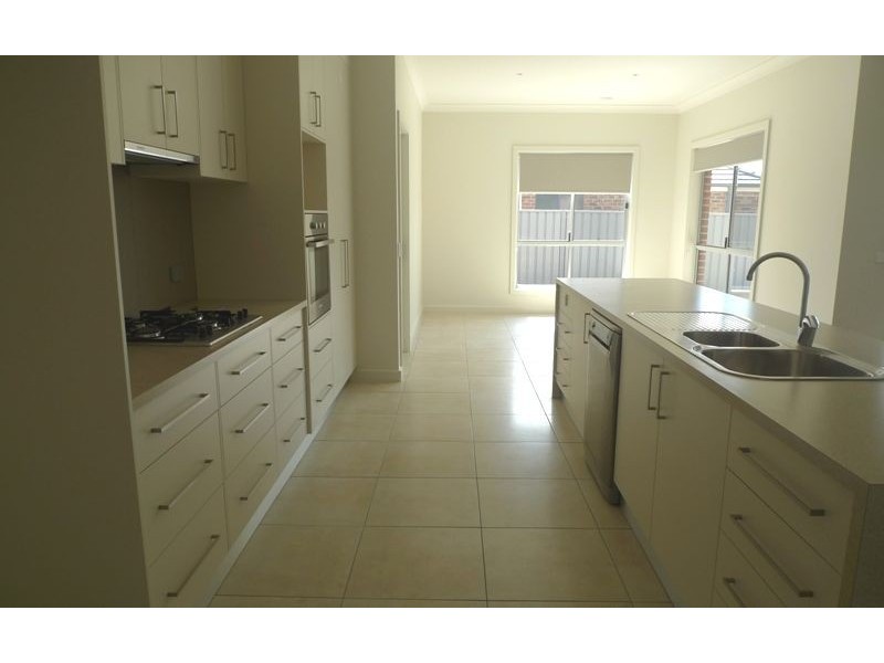 9 Swallow Street, Thurgoona NSW 2640