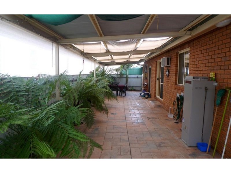 2/419 Prune Street, Lavington NSW 2641