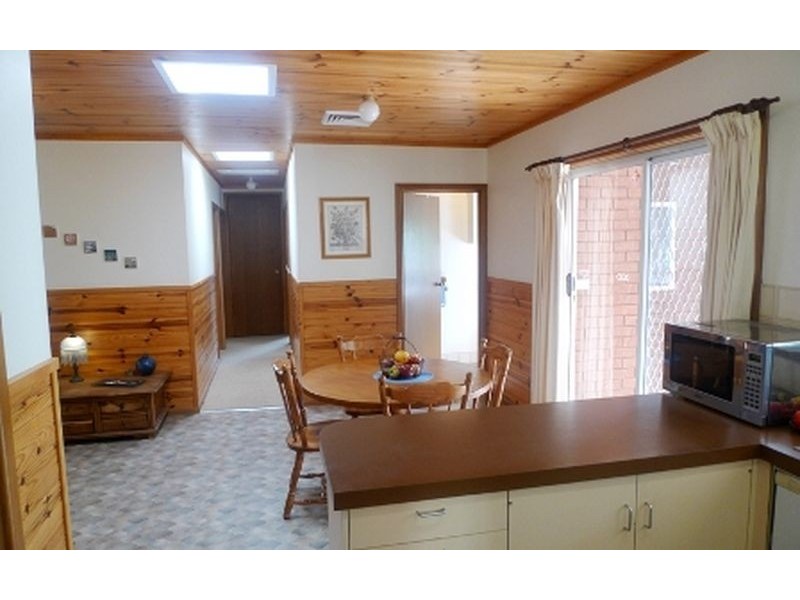 900 Clinton Ave, Albury NSW 2640