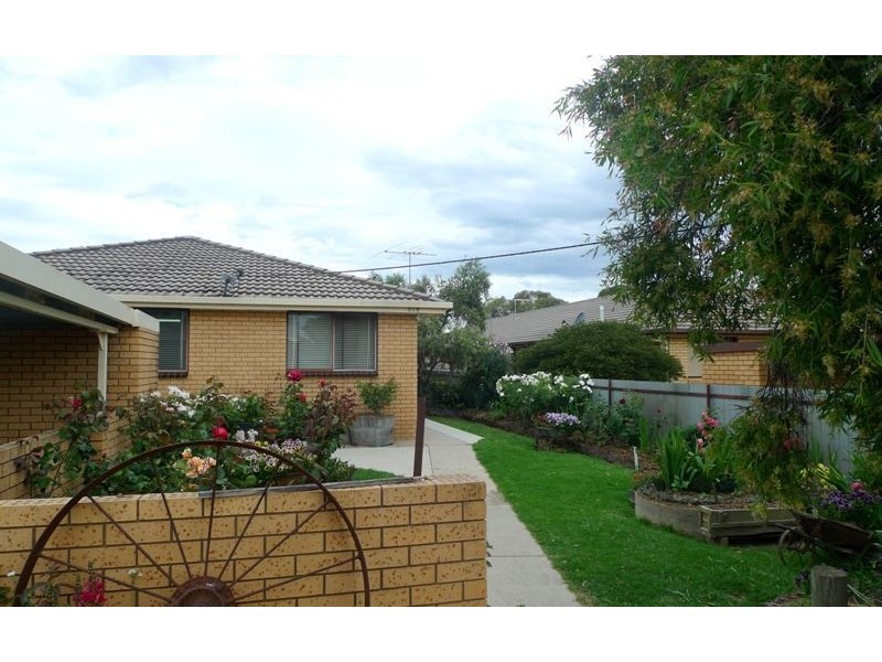 2/618 Hague Street, Lavington NSW 2641