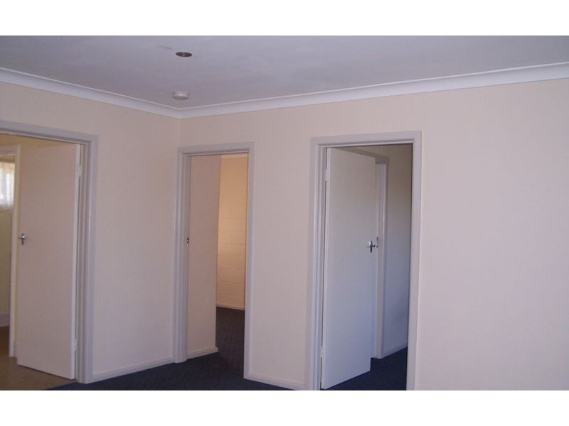 2/451 Rose Street, Lavington NSW 2641