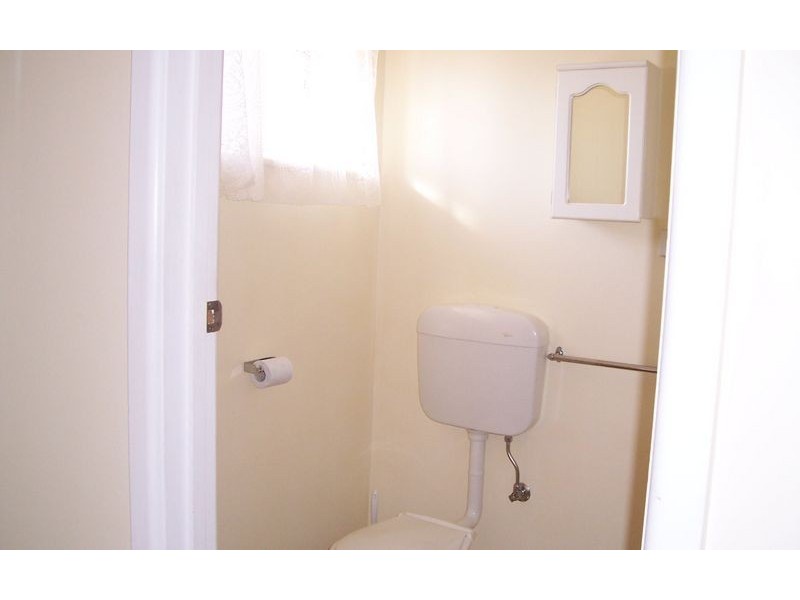 2/451 Rose Street, Lavington NSW 2641