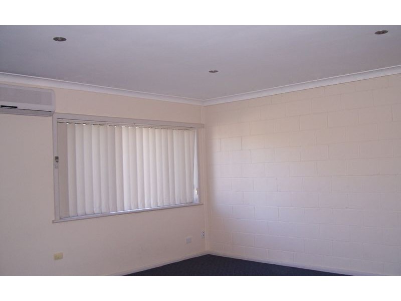 2/451 Rose Street, Lavington NSW 2641