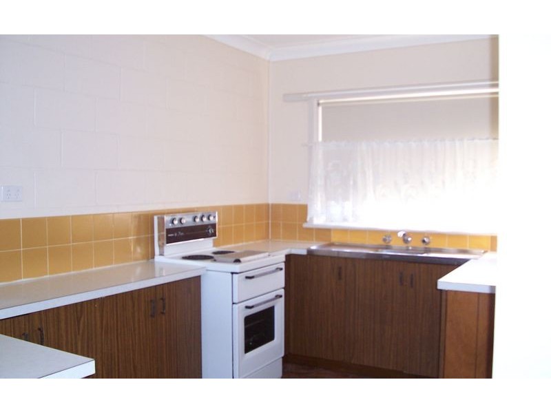 2/451 Rose Street, Lavington NSW 2641
