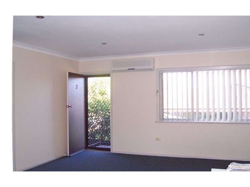 2/451 Rose Street, Lavington NSW 2641