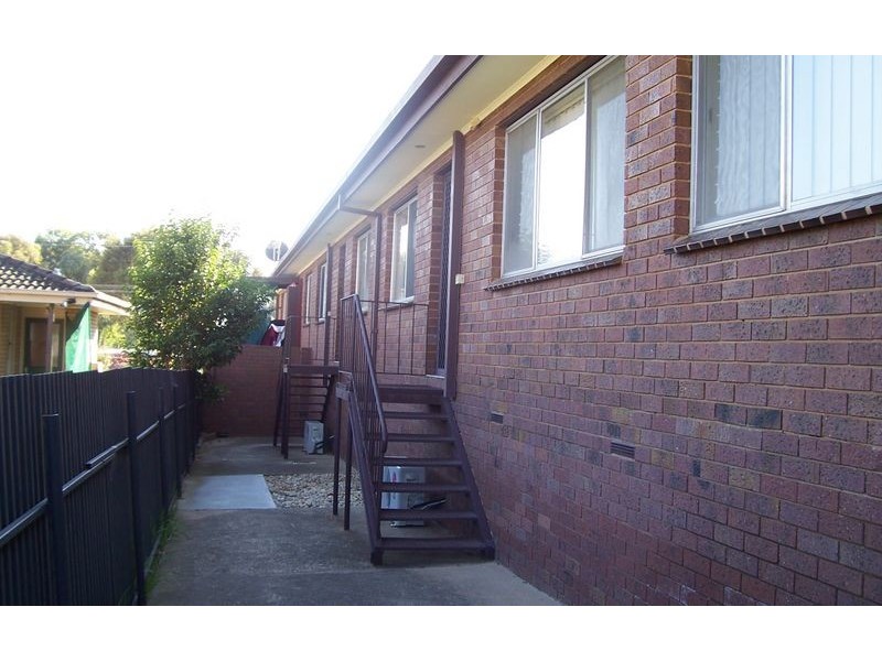 2/451 Rose Street, Lavington NSW 2641