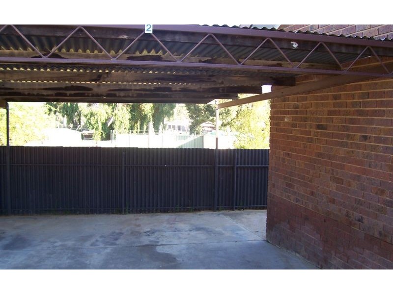 2/451 Rose Street, Lavington NSW 2641