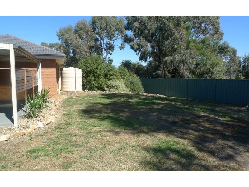 5 Snowgum Place, Thurgoona NSW 2640
