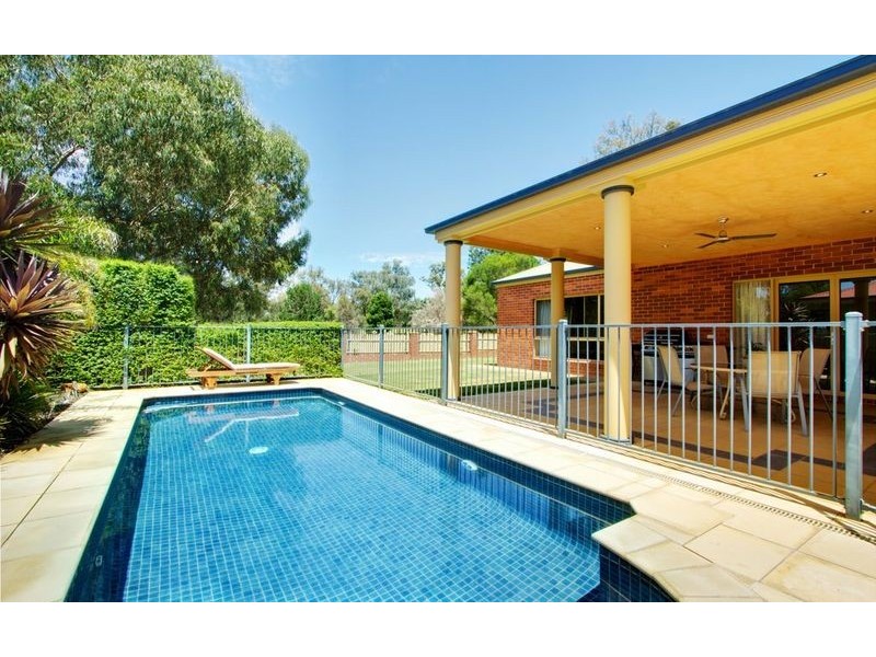 21 The Grove, Thurgoona NSW 2640