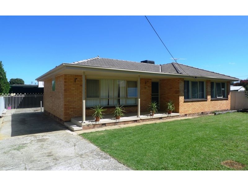 545 Williams Street, Lavington NSW 2641
