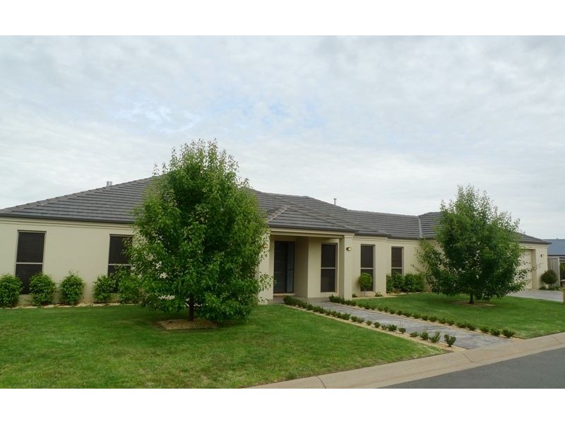 54 Newton Circuit, Thurgoona NSW 2640