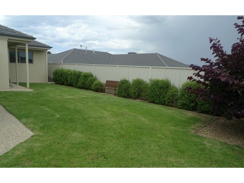 54 Newton Circuit, Thurgoona NSW 2640