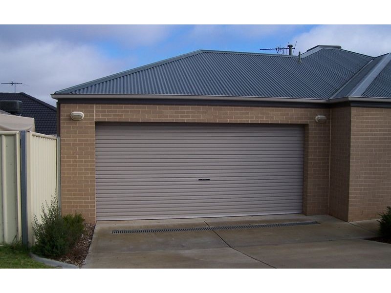 2/4 St Levans Place, Lavington NSW 2641