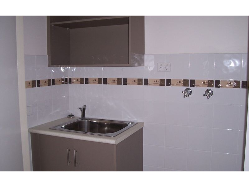 2/4 St Levans Place, Lavington NSW 2641