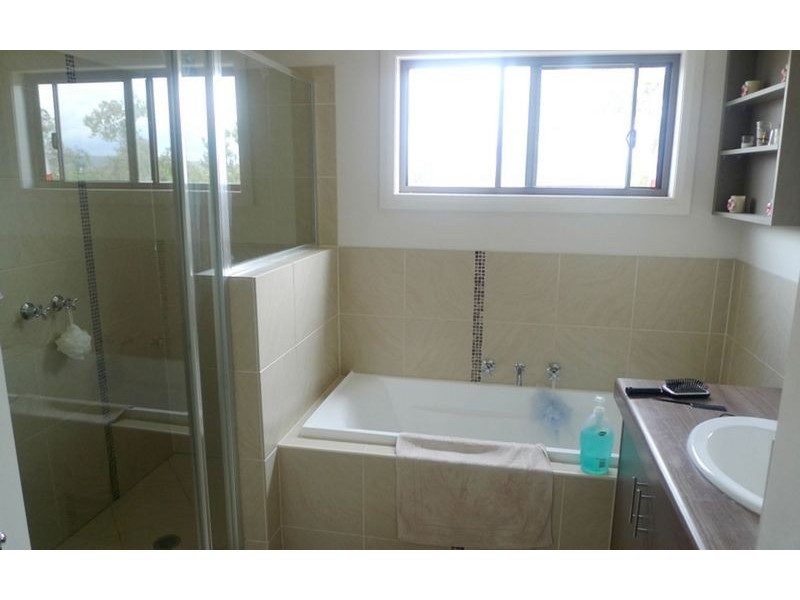 1/4 St Levans Place, Lavington NSW 2641