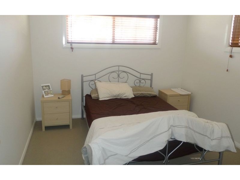 1/4 St Levans Place, Lavington NSW 2641