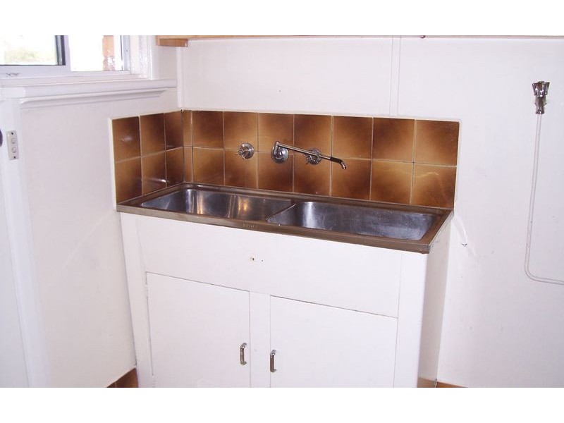 494 Hague Street, Lavington NSW 2641