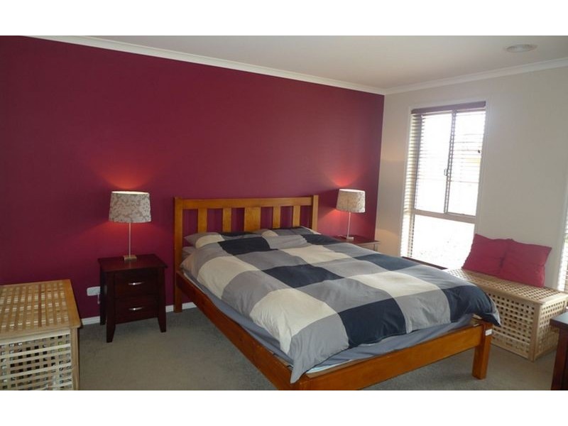 60 Dryandra Way, Thurgoona NSW 2640