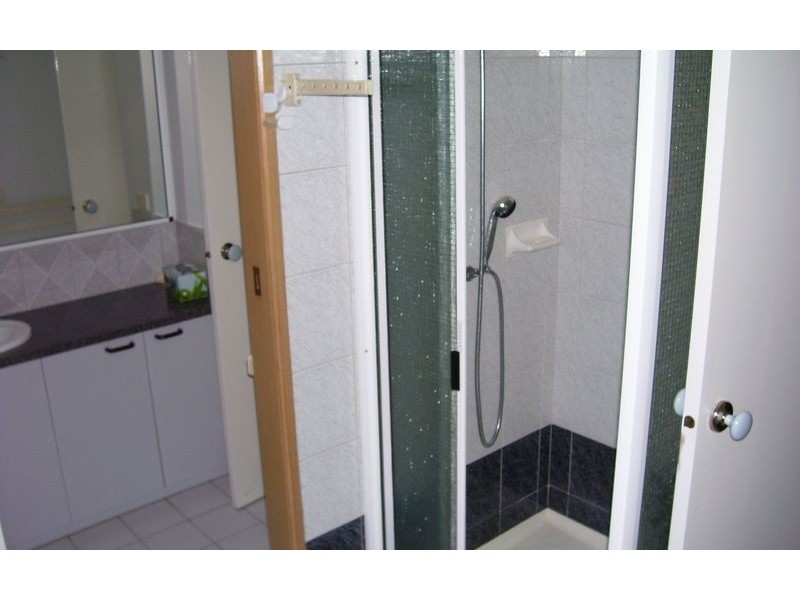 73 Southernview Drive, Albury NSW 2640