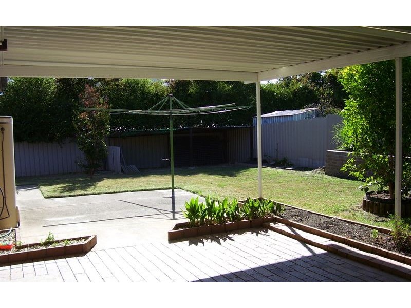 73 Southernview Drive, Albury NSW 2640