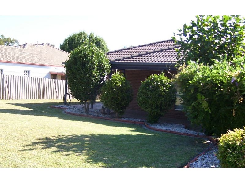 73 Southernview Drive, Albury NSW 2640