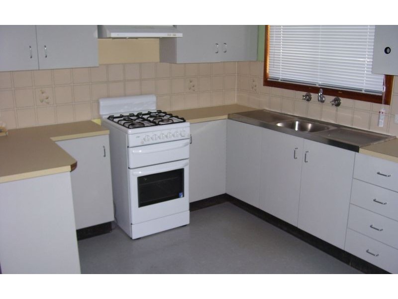 16 Cassia Street, Albury NSW 2640