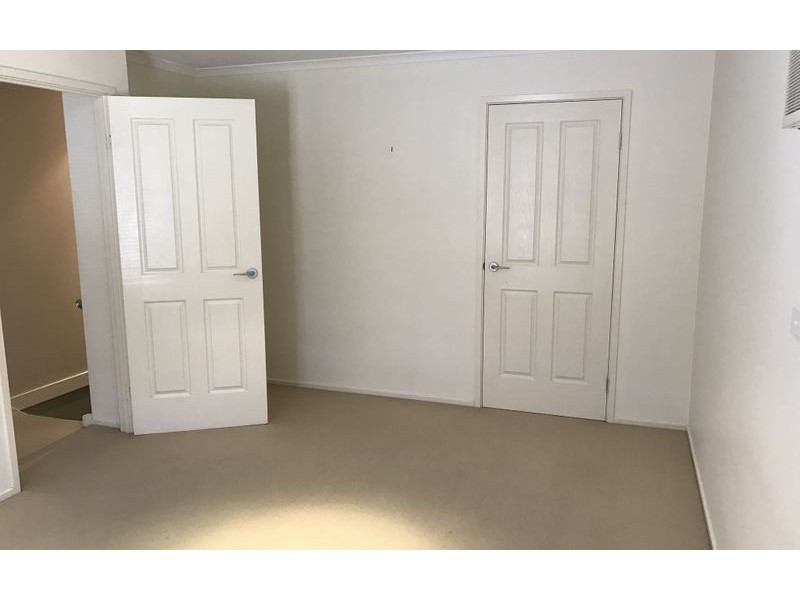 2/419 Mcdonald Road, Lavington NSW 2641