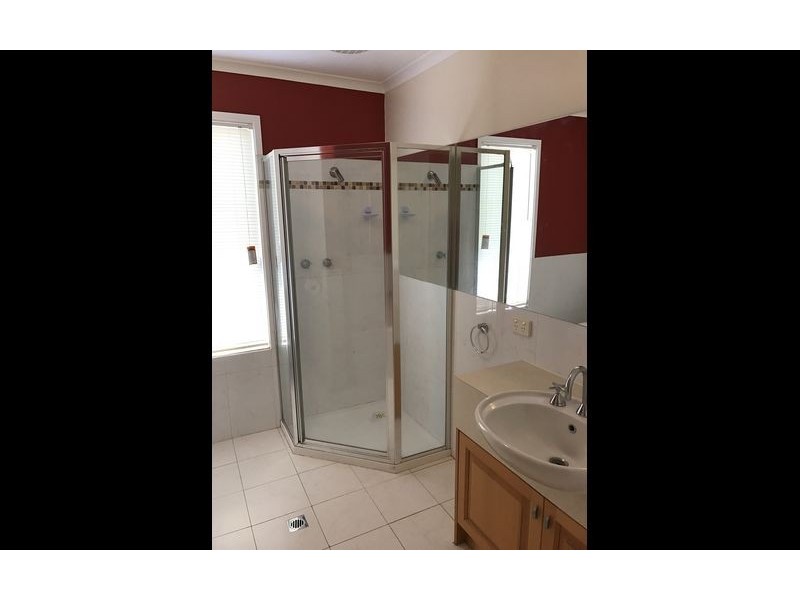 2/419 Mcdonald Road, Lavington NSW 2641