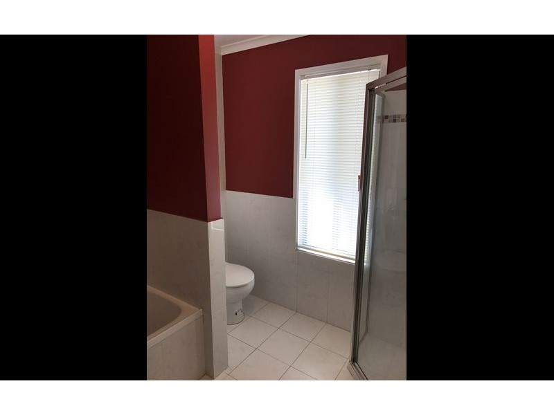 2/419 Mcdonald Road, Lavington NSW 2641