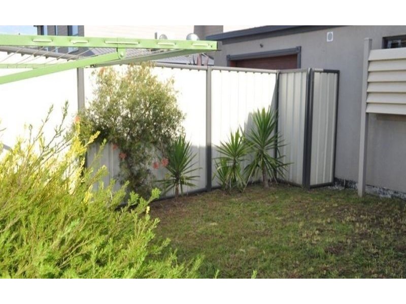 2/419 Mcdonald Road, Lavington NSW 2641