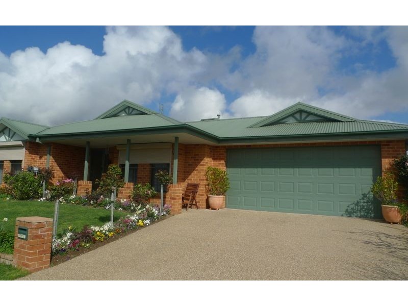 9 Jarrah Court, Albury NSW 2640
