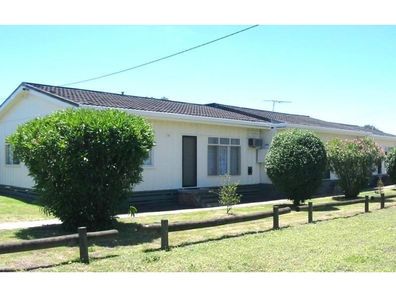 1/420 Parnall Street, Lavington NSW 2641