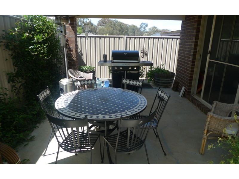 16 Stringybark Court, Thurgoona NSW 2640