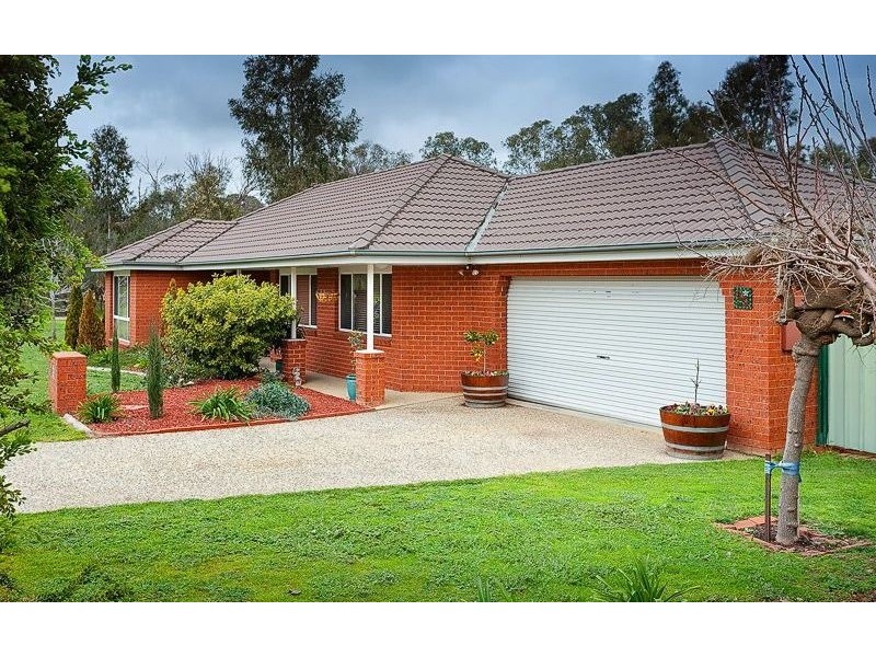 96 Crawshaw Crescent, Albury NSW 2640