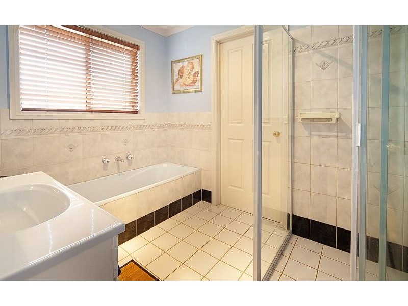 96 Crawshaw Crescent, Albury NSW 2640