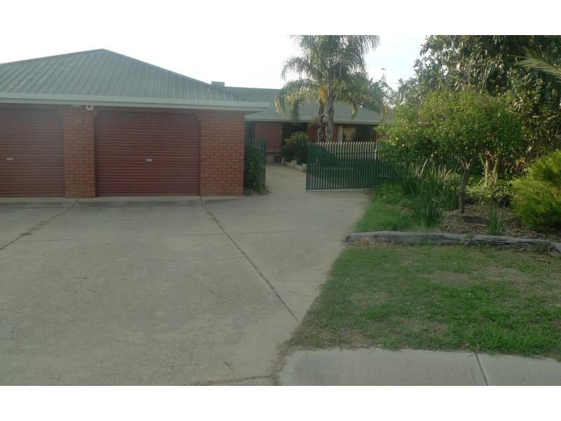 11 Valverde Court, Thurgoona NSW 2640