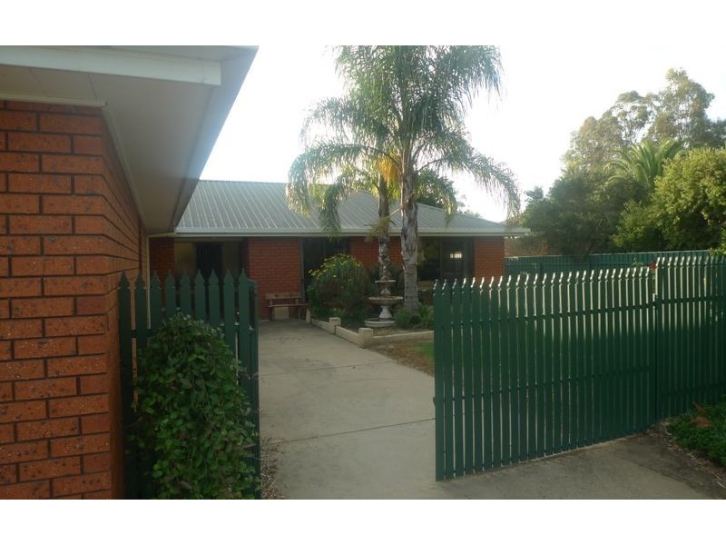 11 Valverde Court, Thurgoona NSW 2640