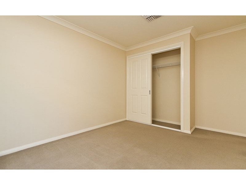 29 Squirrel Glider Drive, Thurgoona NSW 2640