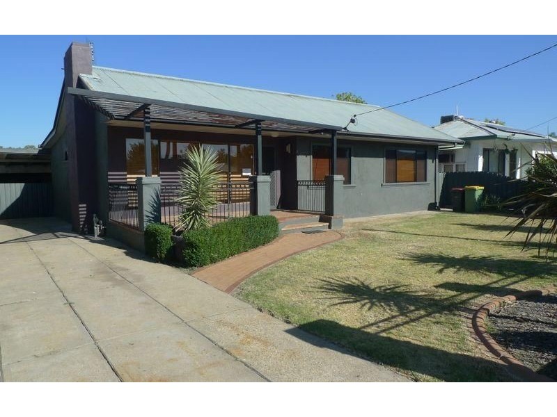 387 Eden Street, Lavington NSW 2641